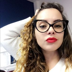 Meet your posher Safiye